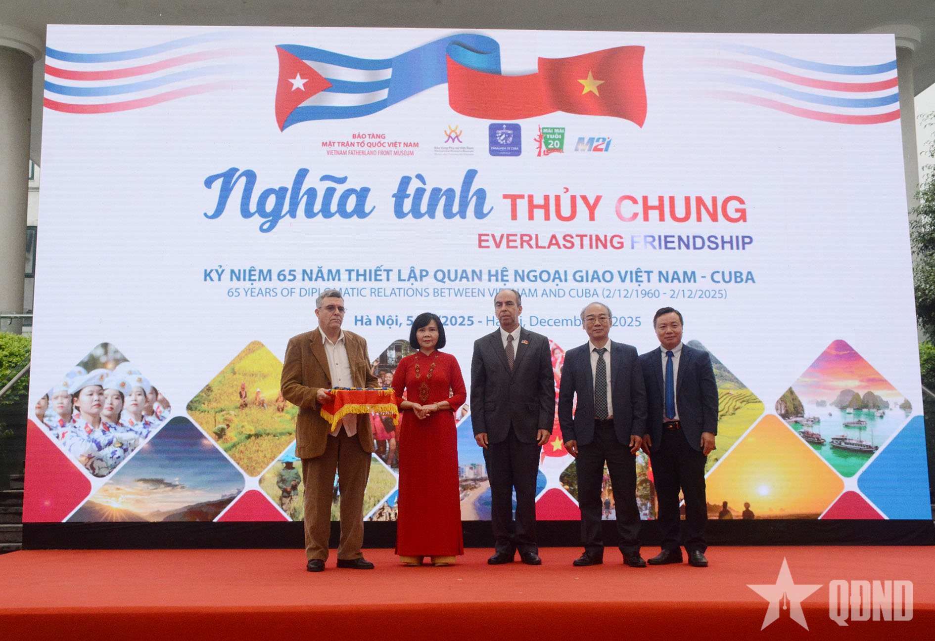 Khai mạc triển lãm “Nghĩa tình thủy chung” kỷ niệm 65 năm quan hệ Việt Nam - Cuba